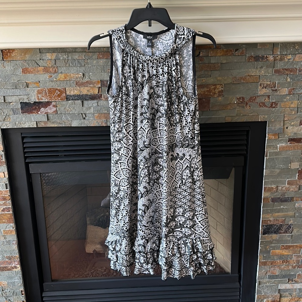 Sleeveless dress